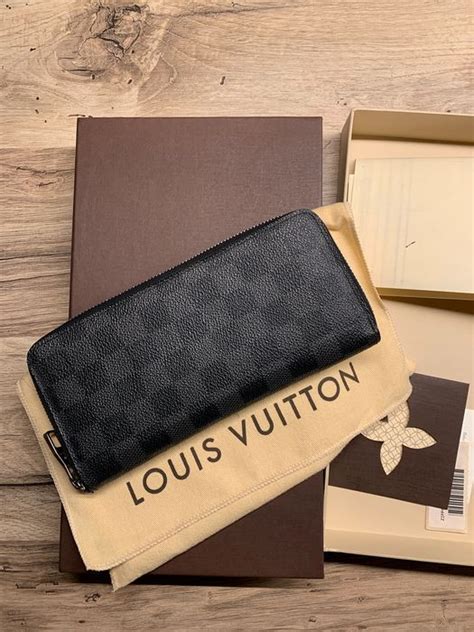 portafoglio louis vuitton uomo usati|porta carte louis vuitton uomo.